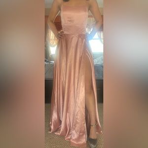 Beautiful NEW prom/grad dress with pockets!